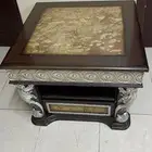 للبيع طاوله خشب ثقيله شبه جديده