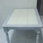 طاوله مطبخ قويه ومتينه خاله من العيوب