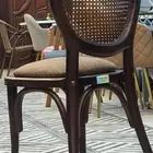 كراسي وطاولات