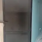 باب عادي اسود