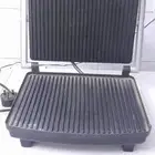 حماصة خبز حجمها كبير شغال بسعر رمزي