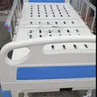 medical bed سرير طبي