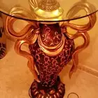 طاوله ميماره فاخرة بداخلها اضاءة من سنتربونت