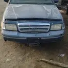 فورد فكتوريا 2000