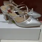 بيع جزم سبورت وكعب وكيلونات نسائي واطفال وشراب