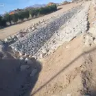 يوجد بكلين. لبنيان الحجر وراب.راب وقص ارضي