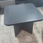 طاولة اجتماع 4 أشخاص