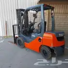 تأجير الرافعات الشوكية (فوركلفت) forklift بجميع الأحجام