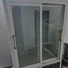 ثلاجة عرض