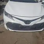 تشليح وبيع قطع غيار كامري  2020   لون-ابيض ثلجي-