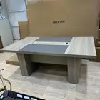 طاولة اجتماعات