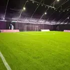 تصميم ملاعب كره القدم والطائره والسله والتنس وتوريد المرمي