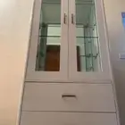 منظمة أطباق مع درجين للتخزين بحالة ممتازة