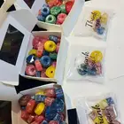 مستكة معطرة بعطور زيتية مختلفة