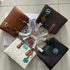 يوجد جميع الشنط جمله قطاعي