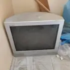 تلفزيون شغال والوانه واضحه شاشه مسطحه للبيع