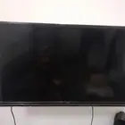 السلام عليكم شاشه 40 بوصه نضيف وا قلايه
