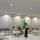 قاعة من قسمين