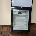 ثلاجة عصيرات و حلئ و شوكلاتة