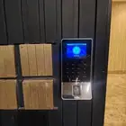اجهزه اكسس كنترول للتحكم في الأبواب وبصمه الموظفين