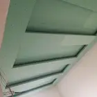 الألمنيوم والحديد والخشب والجبس بورد