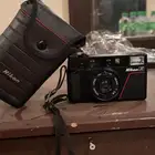 كاميرا نيكون قديم بحاله شبه جديده مع الشنطه