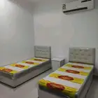 متوفر لدينا سرير خشب جميع المقاسات