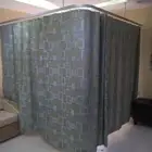 ستائر مستشفى بين الأسرة من مصنع الزهراء للستائر والأبواب