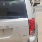 دودج كارافان2011