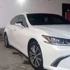 لكزس es300h 2019