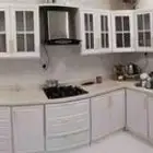 مطبخ نظيف جدا مع غرفه ومكيف طنين