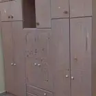 دولاب كبير 6ضرف ومغسله كامله وطاوله تلفزيون وامدخل