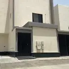 دور أرضي مؤثث للإيجار   مطبخ راكب ومكيفات   حي بدر 40 الف