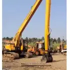 long boom excavator