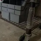 للبيع ارفف حديد لون اسود