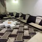 كنب مجلس 5 4 نظيف مرره مع السجاد وستاره