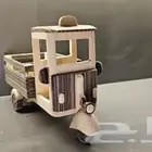 مجسم خشبي للتوكتوك