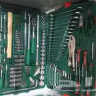 لبيع العدد والمعدات الصناعية