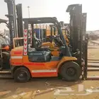 تاجير رافعة شوكية فوركلفت