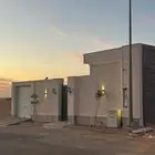 للإيجار شاليه بملعب طائرة يوم بالأسبوع بالحمر