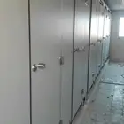 قواطع حمامات الواقع