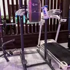 اجهزة رياضية بالاضافة الى طاولة تنس