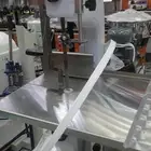 عرض منشار لحم فوق طاوله