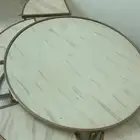 طاولة رخام مع 4 خدمه جديده