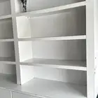 رفوف دولاب خشب حلويات