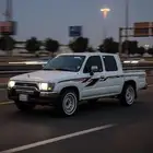 هايلوكس مديل 2000 اقبل با بدل مناسب