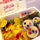 بوكسات فواكه وعصيرات وسناكات