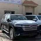 لاندكروزر L4 اسود 2025