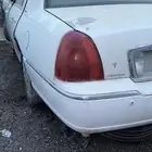 قطع غيار لنكولن تاون كار