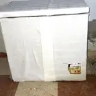 ثلاجة فريزر بحجم متوسط